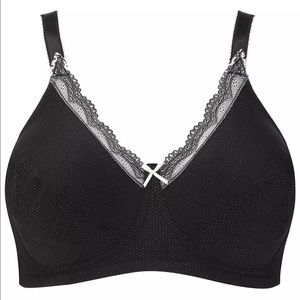 NWOT Royce bra no underwire black bra 32HH